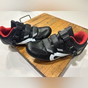 Peloton bike cycling shoes size 8 - peloton 39